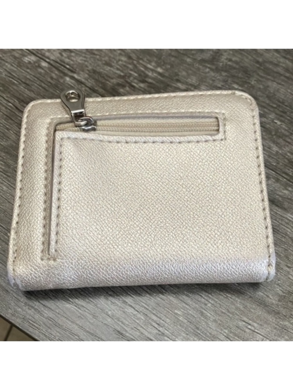 Metallic Compact Bifold Wallet w/ Snap closure, RDIF Blocking, Zipper coin purse - Picture 4 of 8